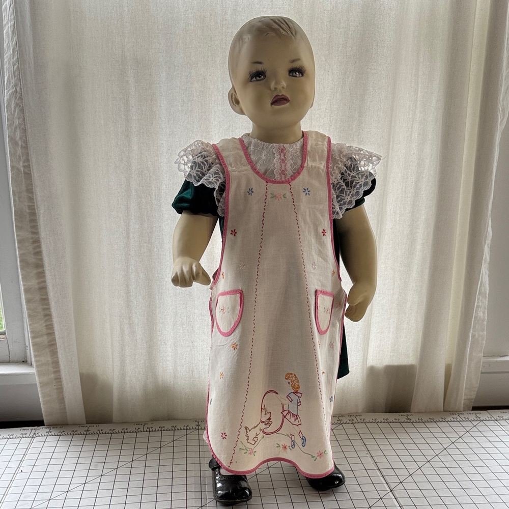 Antique Hand-Embroidered Child’s Apron with Girl & Dog Motif – 1930s–1940s